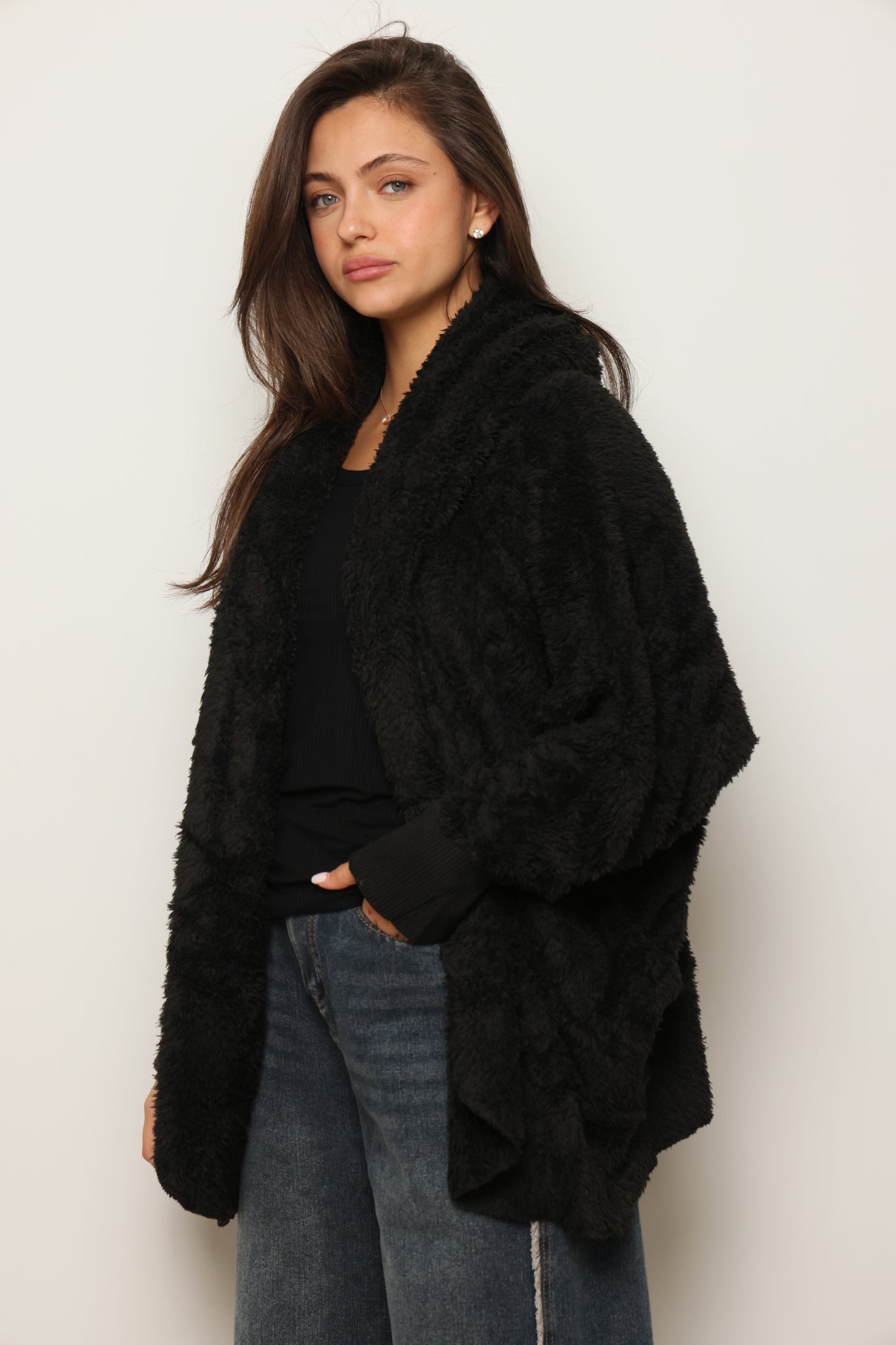 פונצ'ו כירבולית מנג'ט | שחור