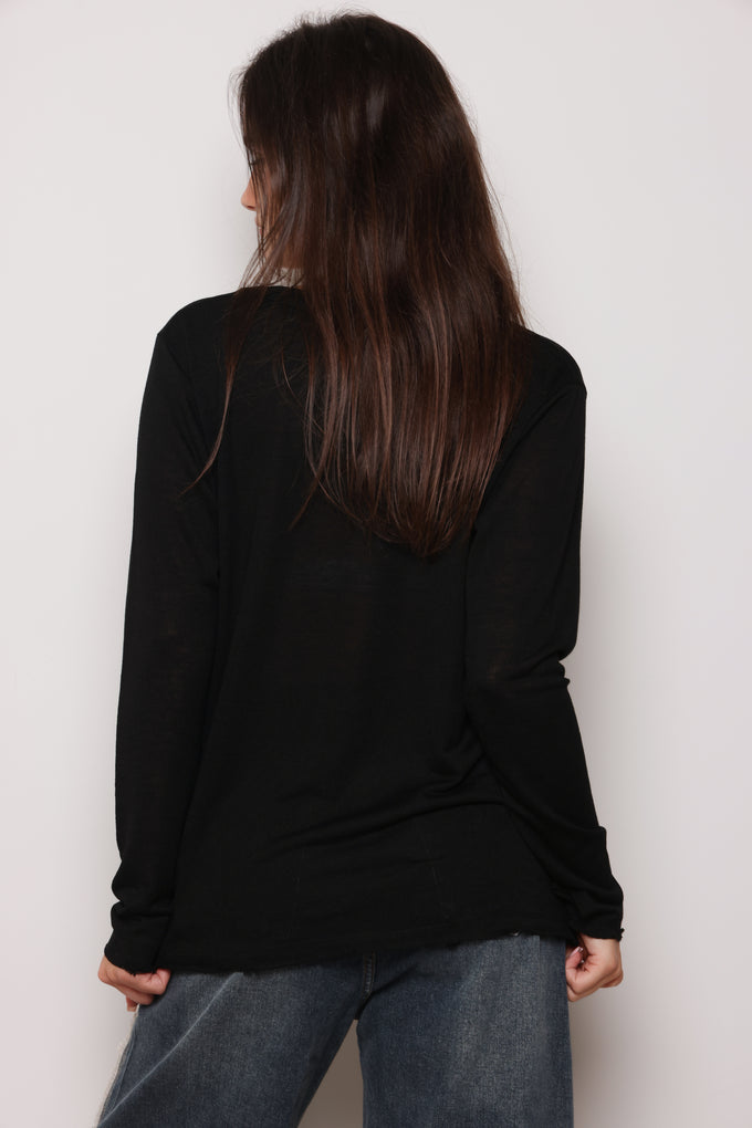 חולצת וי סלאב קרעים כפפה