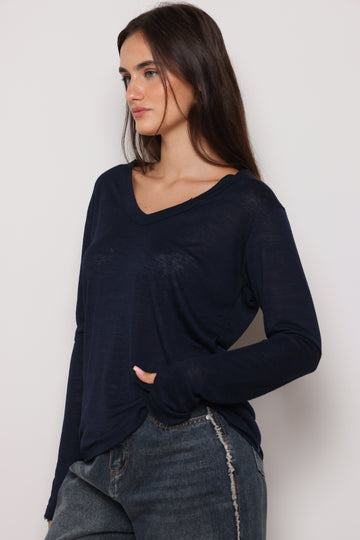 חולצת וי סלאב קרעים כפפה