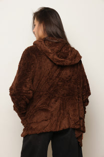 פונצ'ו כירבולית מנג'ט | חום טבק