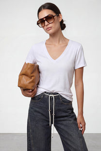 חולצת וי גזור ריב סלאב