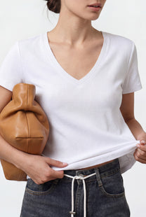 חולצת וי גזור ריב סלאב