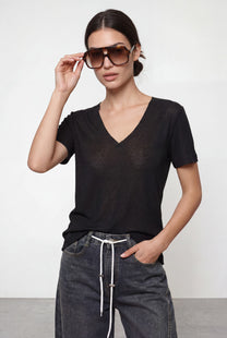 חולצת וי גזור ריב סלאב