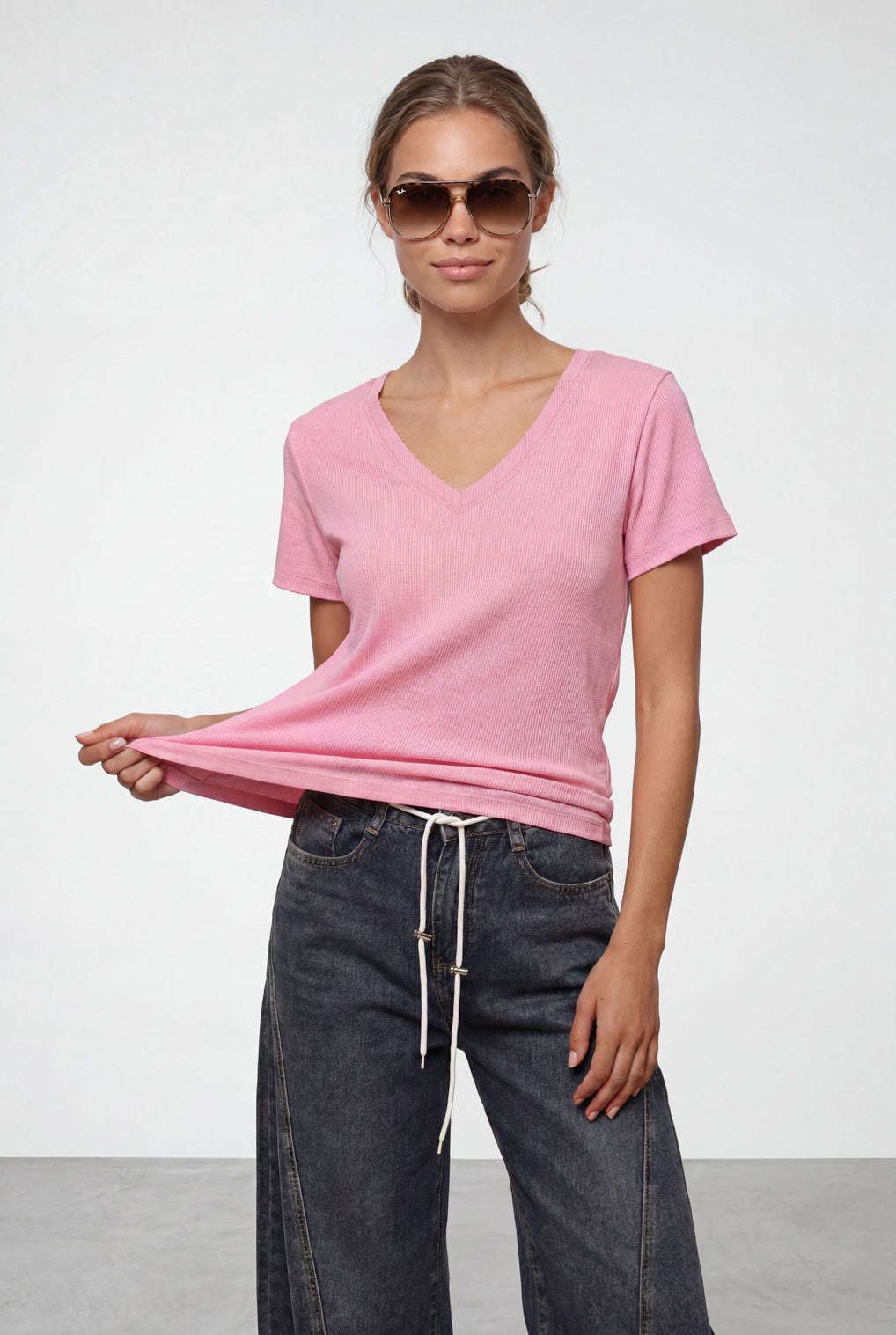 חולצת וי גזור ריב סלאב