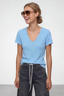 חולצת וי גזור ריב סלאב