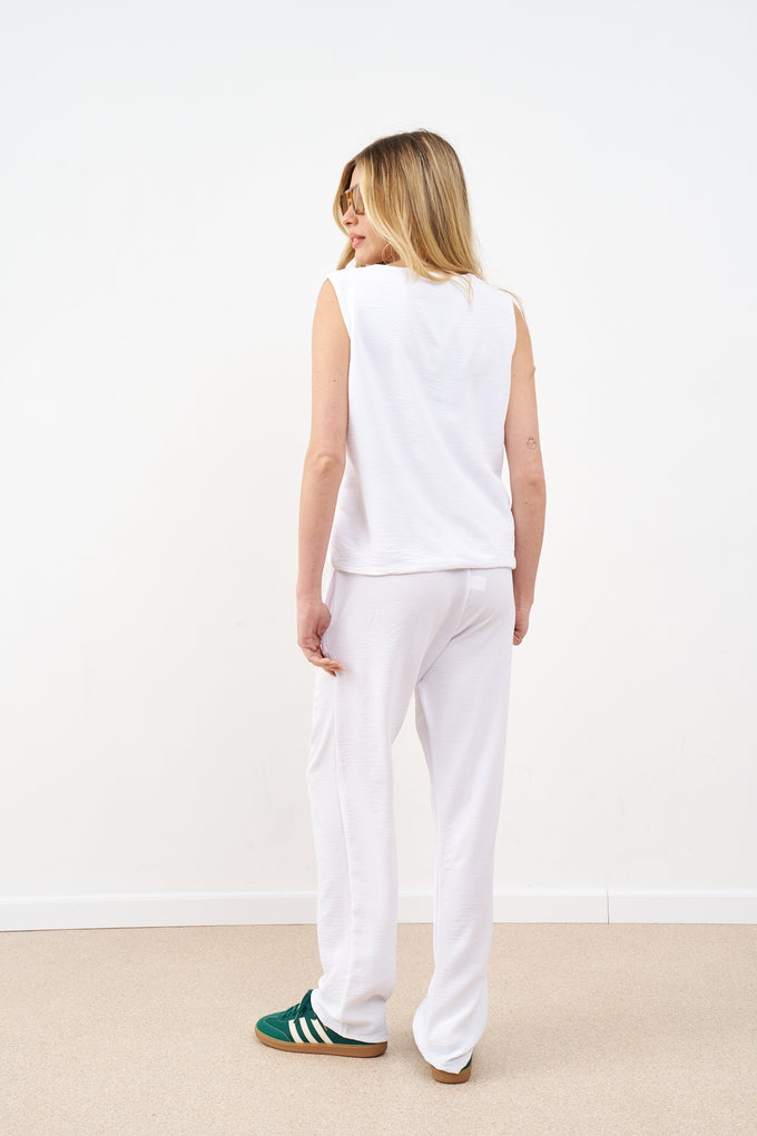 חליפת ווסט לורי