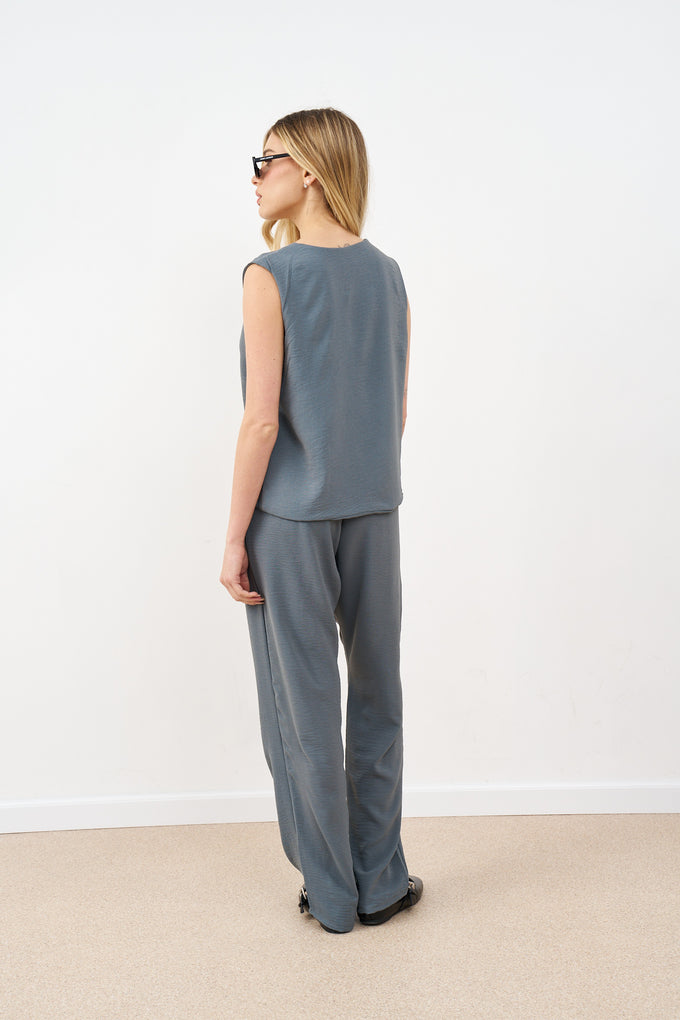 חליפת ווסט לורי