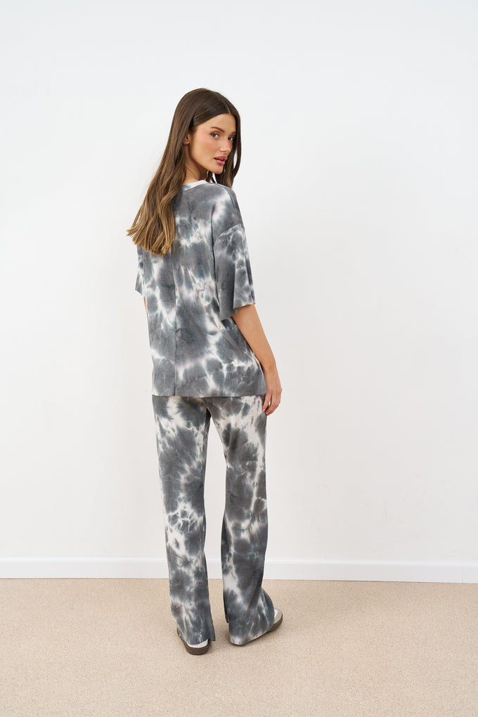 חליפת אוברסייז טיידי