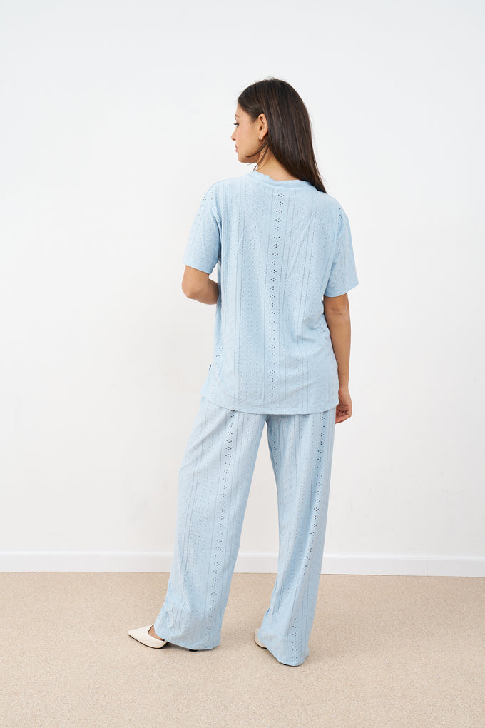 חליפת יולי קרושה