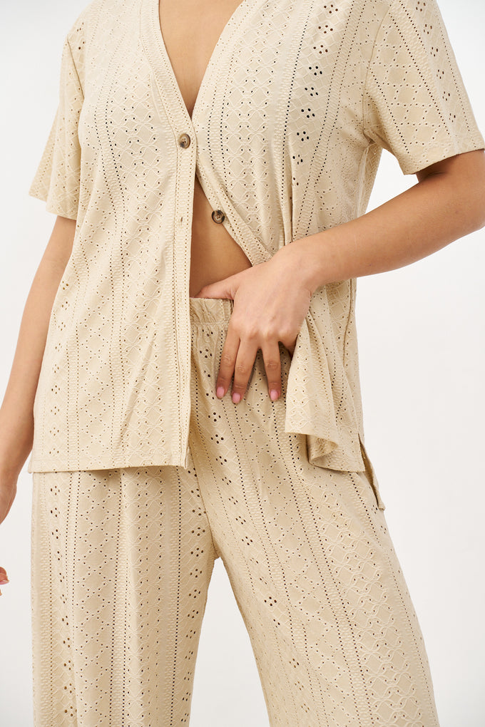 חליפת יולי קרושה