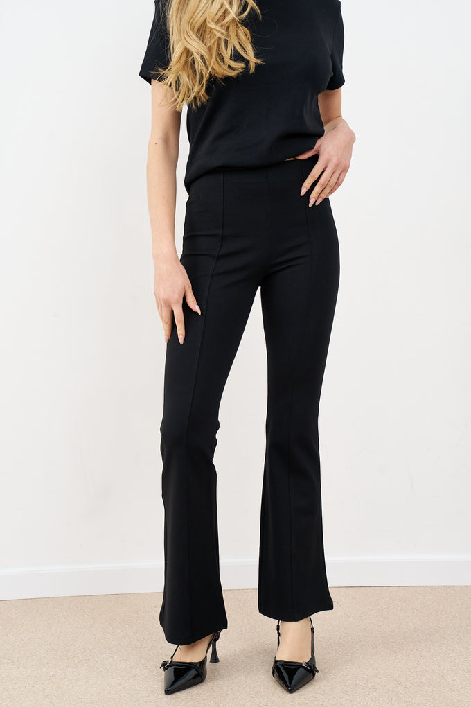 מכנסיים מחטבים בסיומת פדלפון