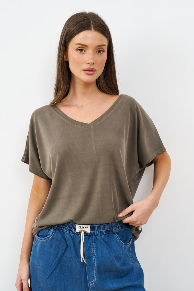 טוניקת וי מודאל