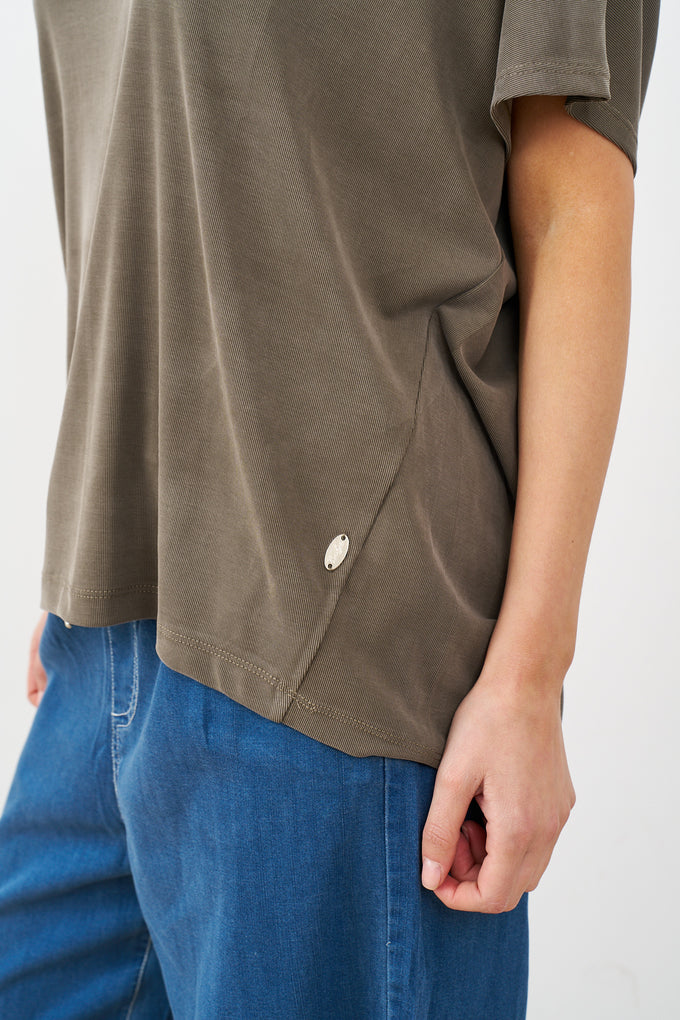 טוניקת וי מודאל