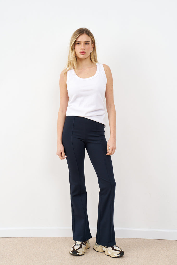 מכנסיים מחטבים בסיומת פדלפון