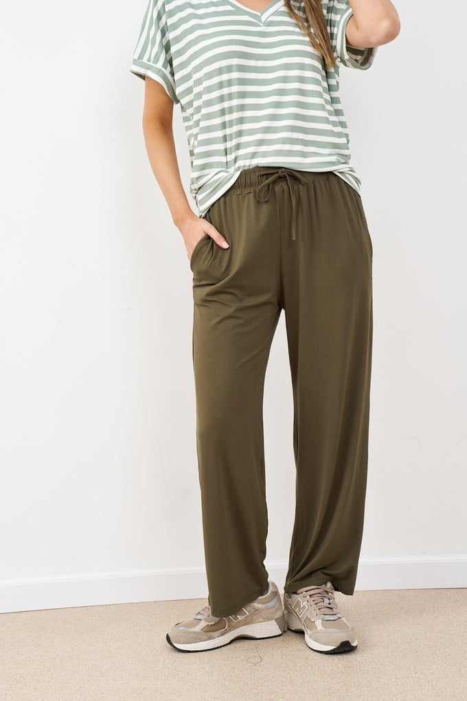 מכנסי ויסקוזה מתרחבים