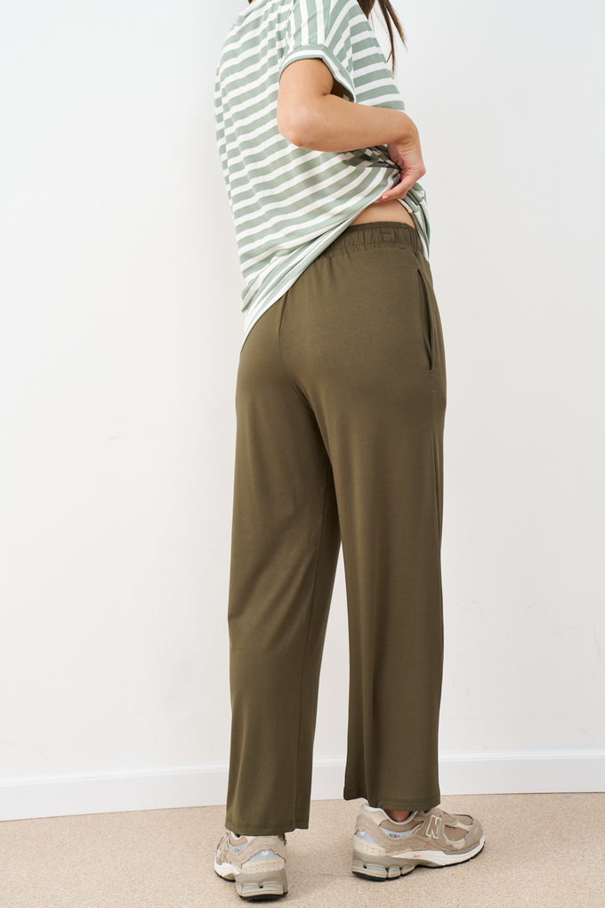 מכנסי ויסקוזה מתרחבים